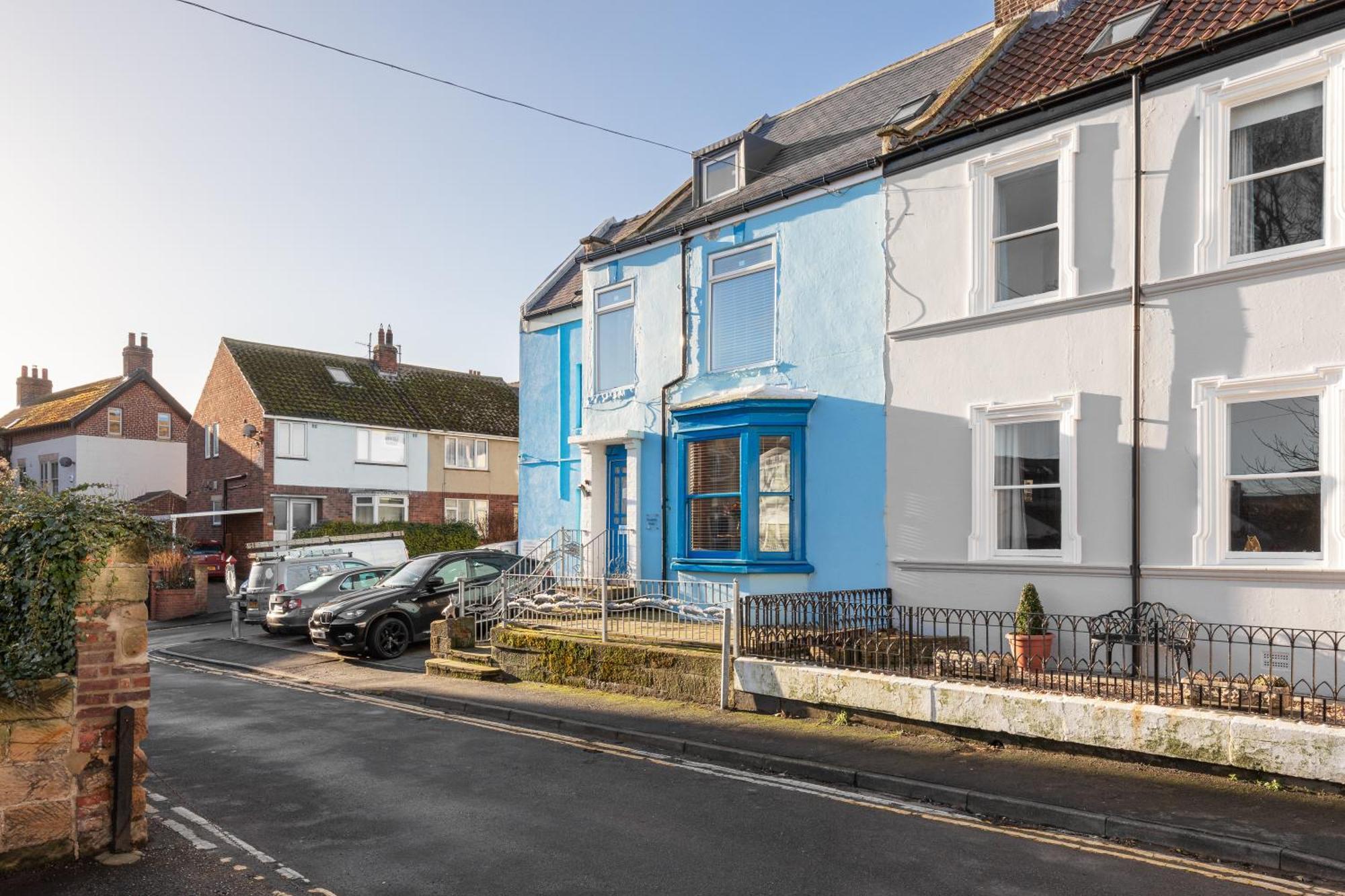 Compact Room, Free Private Parking * Whitby