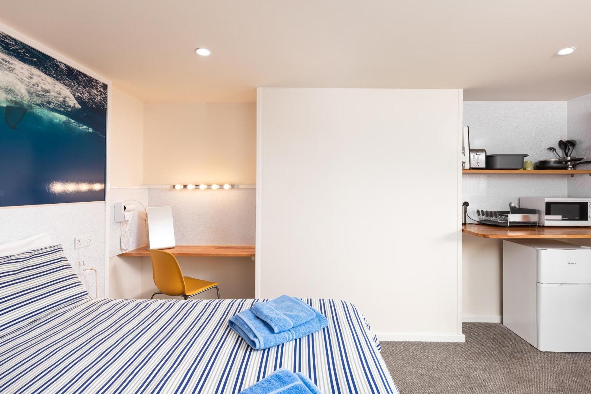 Compact Room, Free Private Parking Appartement Whitby